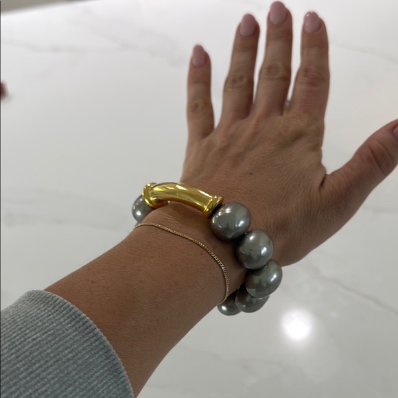 Elegant Gray Pearl Beaded Bracelet w 14k over brass piece - Picture 2 of 4